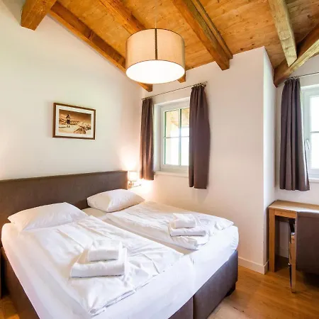 Luxurious Holiday Home With Sauna In Niedernsill Salzburgerland Hébergement de vacances *
